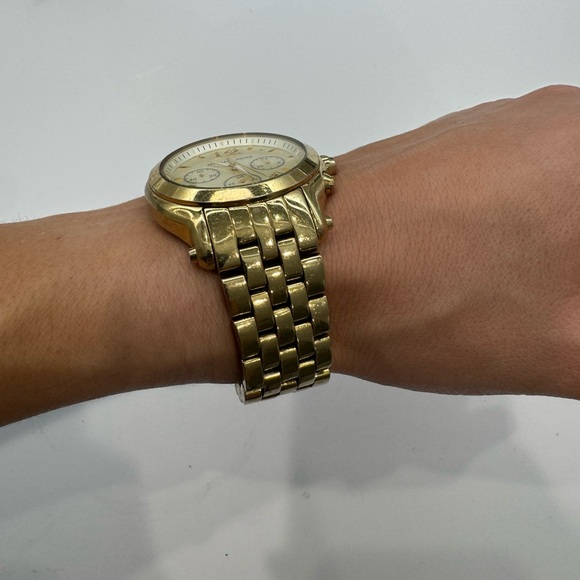 Michael Kors Gold Watch - Picture 5 of 7
